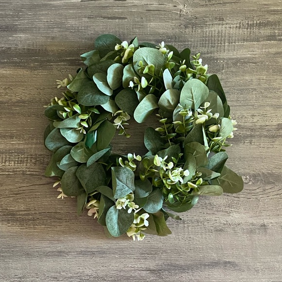 Artificial Eucalyptus Wreath decor - Picture 1 of 6